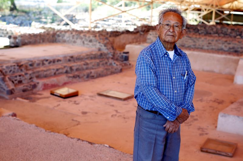 &copy; Reuters. Beyond public view, scholars unravel mystery of writing in ancient Mexican city