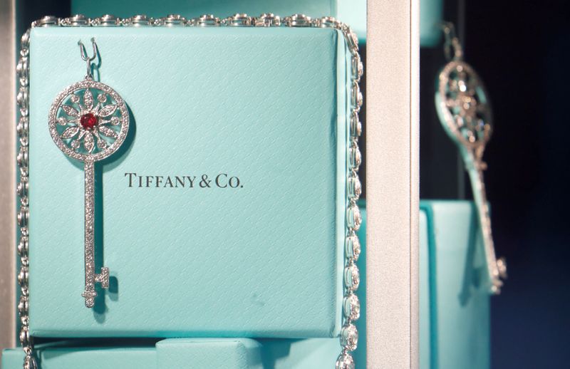 © Reuters. L'ELYSÉE À L'INITIATIVE DE L'INTERVENTION DE L'ETAT DANS LE DOSSIER DU RACHAT DE TIFFANY PAR LVMH