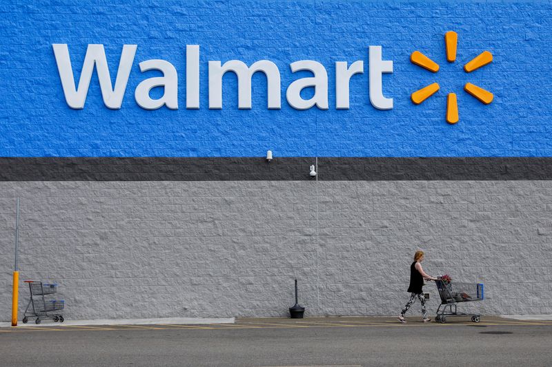 © Reuters. A shopper is seen without a mask after leaving a Walmart store in Bradford, Pennsylvania