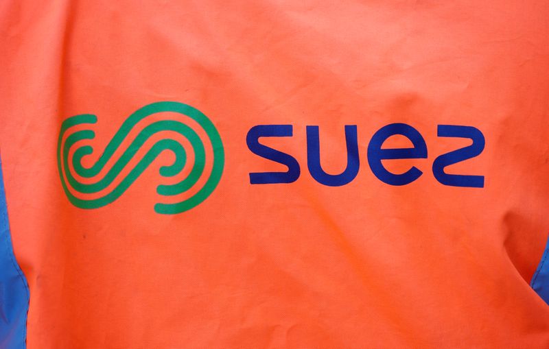 © Reuters. LES CSE DE SUEZ ET SUEZ EAU FRANCE SIÈGE ASSIGNENT ENGIE ET VEOLIA EN RÉFÉRÉ