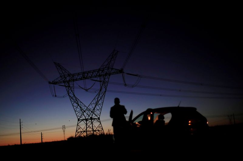 &copy; Reuters. Torres e linhas de transmissão de energia em Brasília (DF)