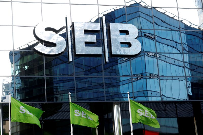 &copy; Reuters. SEB bank sign is seen on the bank&apos;s building in Tallinn