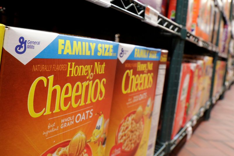 &copy; Reuters. FILE PHOTO: General Mills cereals rest on a shelf inside of a grocery store in New York