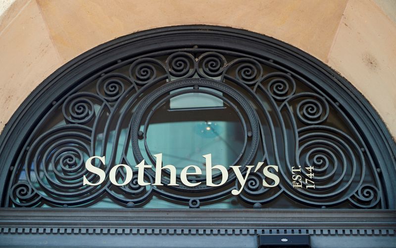 &copy; Reuters. A logo is pictured on Sotheby&apos;s before the resuming of live jewellery auctions in Geneva