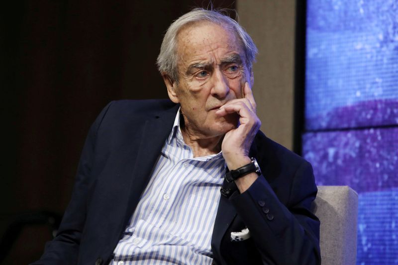 © Reuters. FILE PHOTO: Reuters Editor-at-Large Sir Harold Evans speaks at a Reuters Newsmaker event in New York