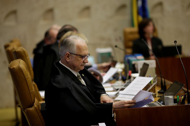 &copy; Reuters. Ministro Edson Fachin durante sessão do STF em Brasília
