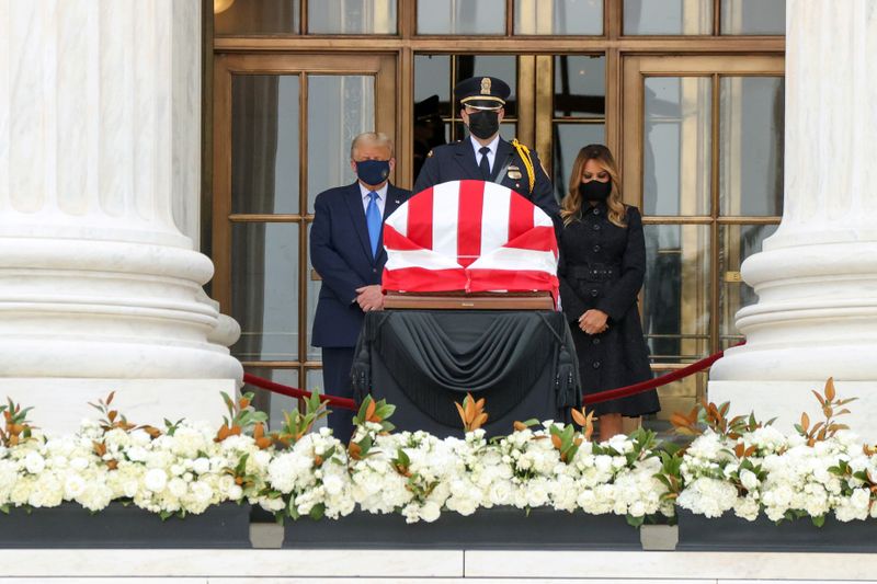 &copy; Reuters. Late U.S. Supreme Court Justice Ginsburg lies in repose in Washington