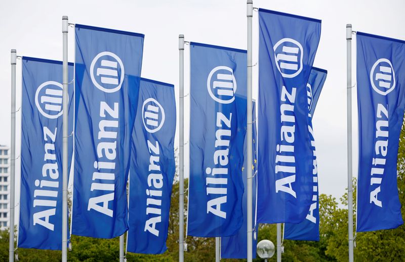 &copy; Reuters. FILE PHOTO: Flags with the logo of Allianz SE, Europe&apos;s biggest insurer, are pictured before the company&apos;s annual shareholders&apos; meeting in Munich