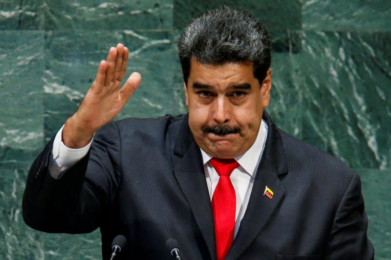 &copy; Reuters. FOTO DE ARCHIVO: El presidente de Venezuela, Nicolás Maduro, saluda a los delegados después de dirigirse a la 73° Asamblea General de las Naciones Unidas en la sede de la ONU en Nueva York. 26 de septiembre de 2018.