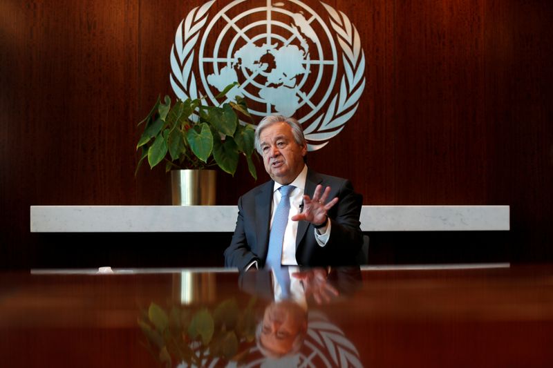 &copy; Reuters. FOTO DE ARCHIVO: El Secretario General de Naciones Unidas Antonio Guterres durante una entrevista con Reuters en las centrales de Naciones Unidas en Nueva York