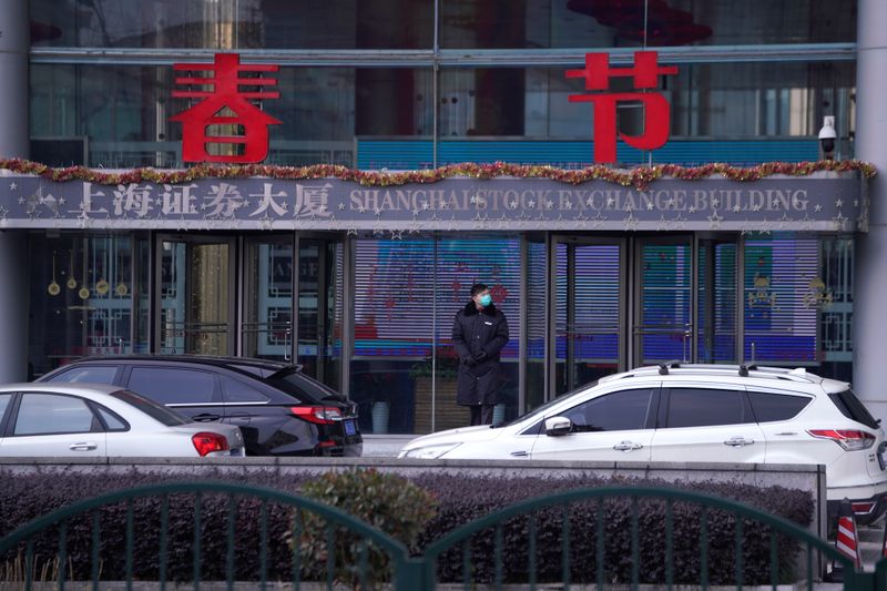 &copy; Reuters. La sede della Borsa di Shanghai