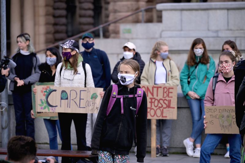 &copy; Reuters. Swedish climate change activist Greta Thunberg protests in front of the Swedish Parliament in Stockholm