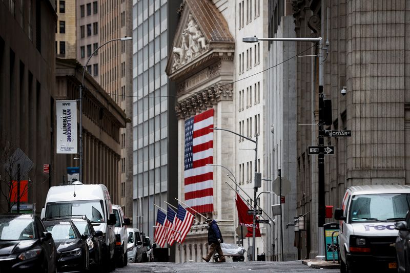 © Reuters. NEW YORK GARDE UNE LONGUEUR D'AVANCE SUR LONDRES AU CLASSEMENT DES PLACES FINANCIÈRES
