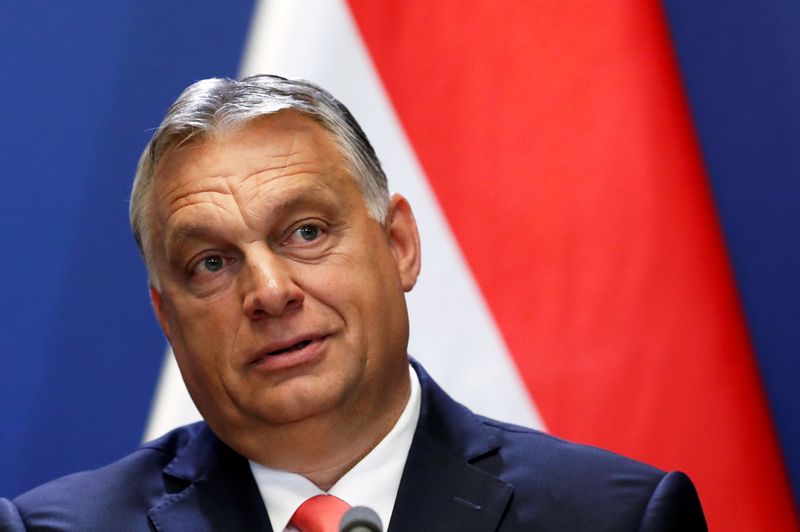 © Reuters. FILE PHOTO: Hungary's PM Orban holds news conference in Budapest