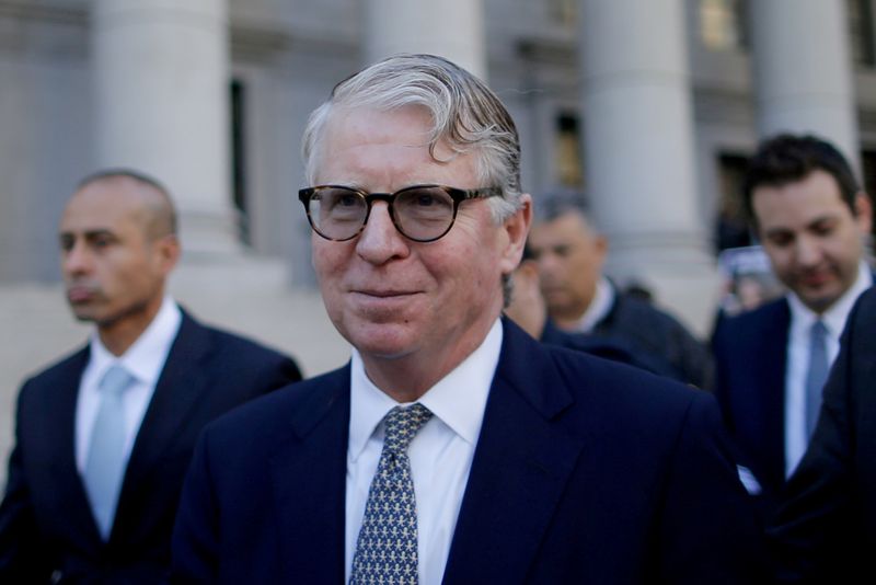 © Reuters. FILE PHOTO: Manhattan District Attorney Cyrus R. Vance Jr. leaves a hearing in U.S. President Donald Trump's tax case in the Manhattan borough of New York City