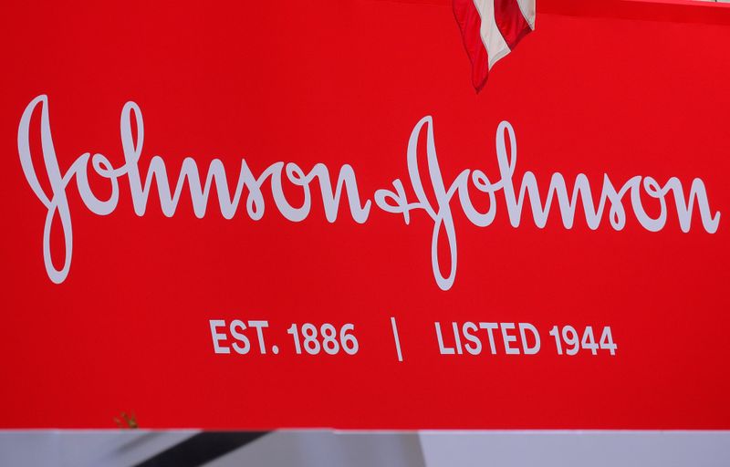 © Reuters. FILE PHOTO: The company logo for Johnson & Johnson is displayed to celebrate the 75th anniversary of the company's listing at the NYSE in New York