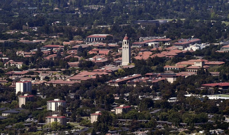 &copy; Reuters. FILE PHOTO: Stanford University&apos;s campus is seen in an aerial photo in Stanford