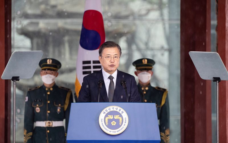 © Reuters. Ceremony marking the 102nd anniversary of the March 1 Independence Movement Day in Seoul