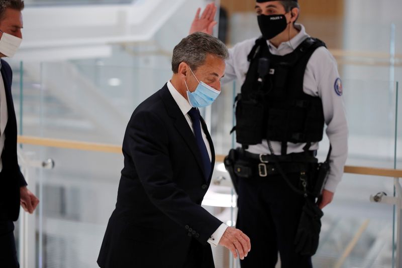 &copy; Reuters. Ex-presidente da França Nicolas Sarkozy após veredicto que o condenou por corrupção em tribunal de Paris