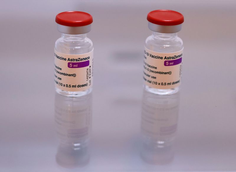 &copy; Reuters. FILE PHOTO: The coronavirus disease (COVID-19) vaccination campaign in northern France