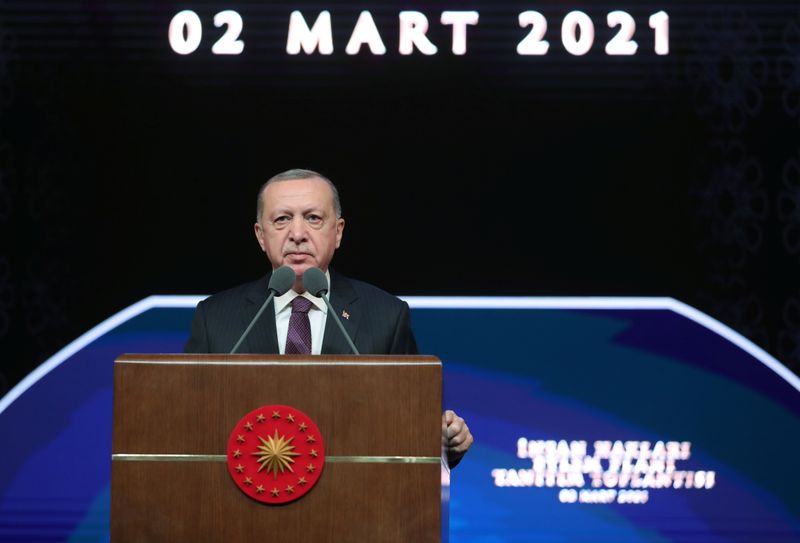 &copy; Reuters. أردوغان يبلغ ماكرون بوجود &quot;إمكانات كبيرة جدا&quot; للتعاون بين البلدين