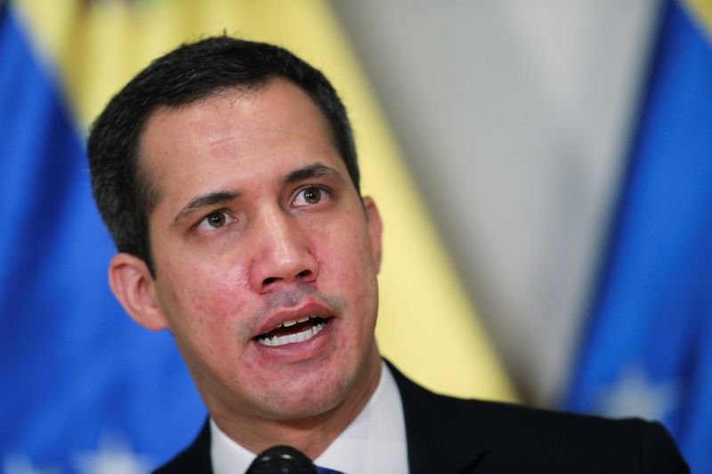 &copy; Reuters. FILE PHOTO: Venezuelan opposition leader Juan Guaido speaks during a news conference in Caracas