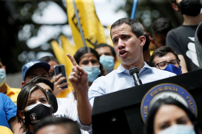 &copy; Reuters. Juan Guaidó participa de manifestação em Caracas