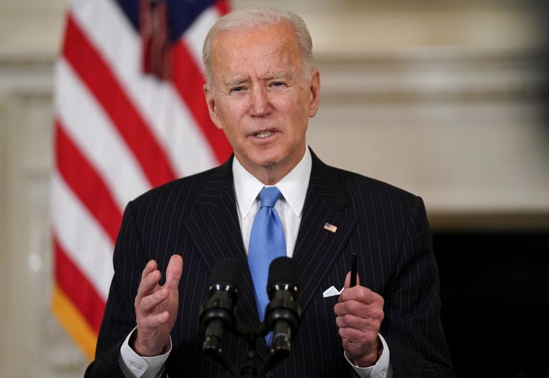 &copy; Reuters. Biden speaks about the COVID-19 pandemic response at the White House in Washington