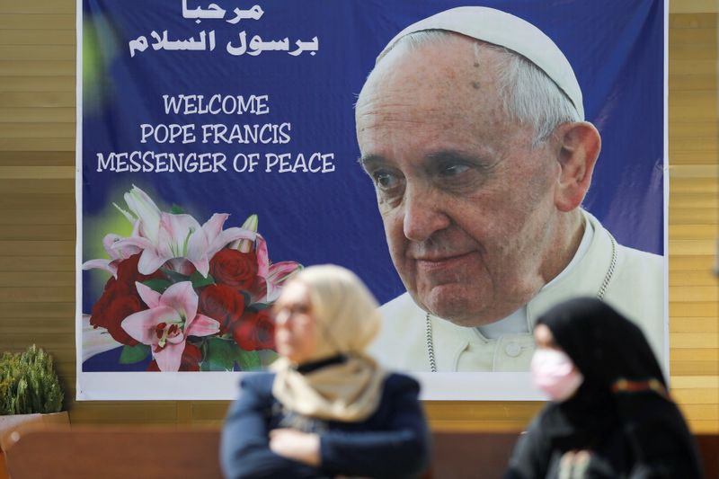 &copy; Reuters. البابا فرنسيس: ذاهب للعراق لأنه لا يمكن خذل الناس