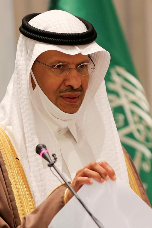 &copy; Reuters. وزير الطاقة: السعودية لا تتعجل إنهاء خفض النفط الطوعي