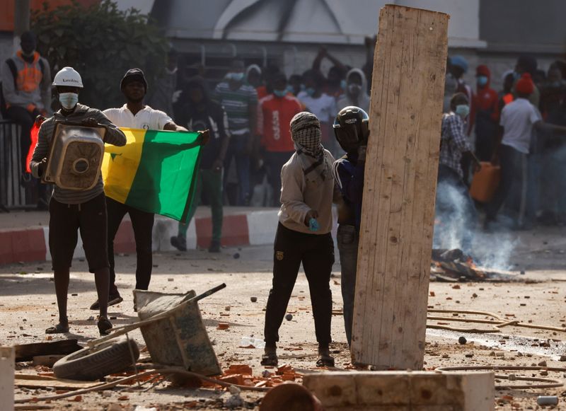 &copy; Reuters. السنغال تفرض قيودا على الإنترنت مع تصاعد الاحتجاجات بعد احتجاز زعيم معارض
