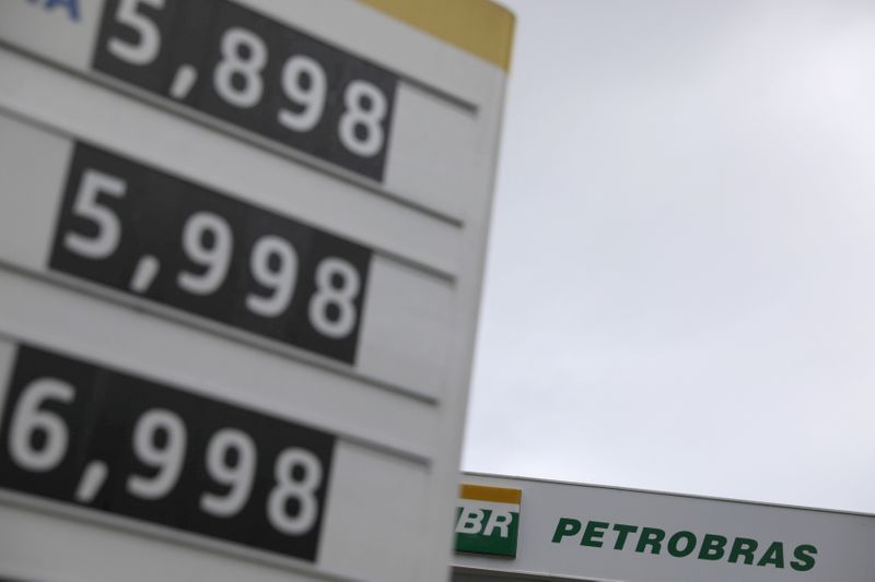 &copy; Reuters. Preços dos combustíveis em posto no Brasil; cotações têm mantido tendência de alta em 2021