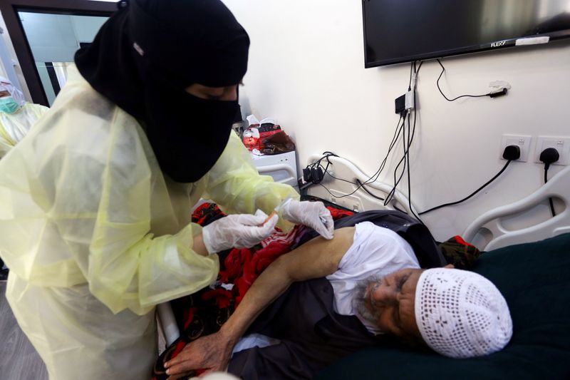 &copy; Reuters. サウジアラビア民生航空局（ＧＡＣＡ）は１６日、航空便で到着した大半の国の外国人について、新型コロナウイルスのワクチン接種完了の公式証明を到着時に提示することを条件に、２０
