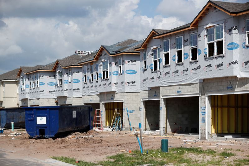&copy; Reuters. New townhomes are seen under construction while building material supplies are in high demand in Tampa, Florida, U.S., May 5, 2021.  REUTERS/Octavio Jones