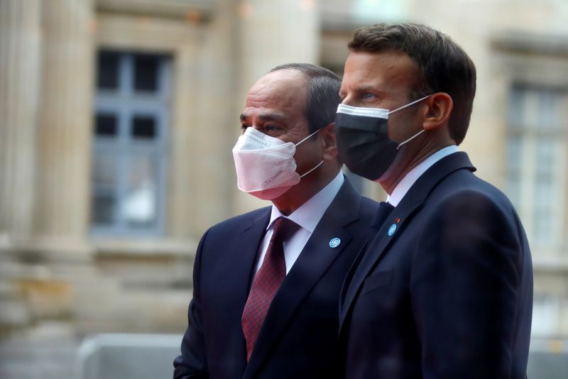 &copy; Reuters. Le président français Emmanuel Macron et son homologue égyptien Abdel Fattah al Sissi ont discuté lundi à Paris de la crise de Gaza et sont convenus de "continuer à se coordonner pour favoriser un cessez-le-feu rapide et éviter que le conflit ne s