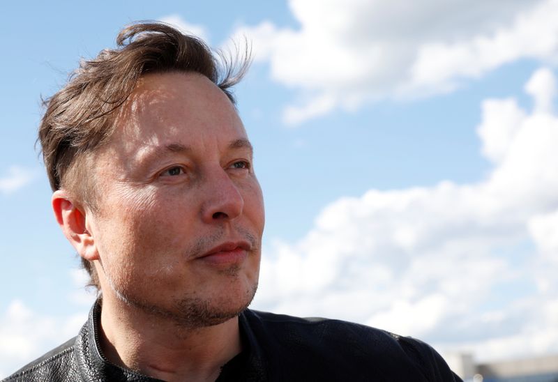 &copy; Reuters. SpaceX founder and Tesla CEO Elon Musk looks on as he visits the construction site of Tesla's gigafactory in Gruenheide, near Berlin, Germany, May 17, 2021. REUTERS/Michele Tantussi