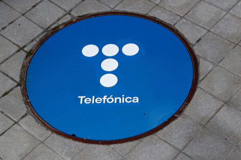 &copy; Reuters. Foto de archivo ilustrativa del logo de Telefonica en Madrid
May 12, 2021. REUTERS/Sergio Perez