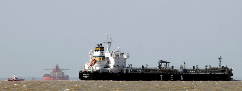 &copy; Reuters. Navio em terminal da Vale em São Luís (MA) 
09/12/2011
REUTERS/Paulo Whitaker 