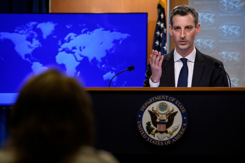 © Reuters. نيد برايس المتحدث باسم وزارة الخارجية الأمريكية خلال افادة صحفية في مقر الوزارة بواشنطن يوم 2 فبراير شباط 2021. صورة لرويترز من ممثل لوكالات الأنباء.