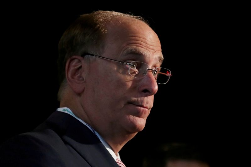 &copy; Reuters. FILE PHOTO: Larry Fink, Chief Executive Officer of BlackRock, stands at the Bloomberg Global Business forum in New York, U.S., September 26, 2018. REUTERS/Shannon Stapleton/File Photo