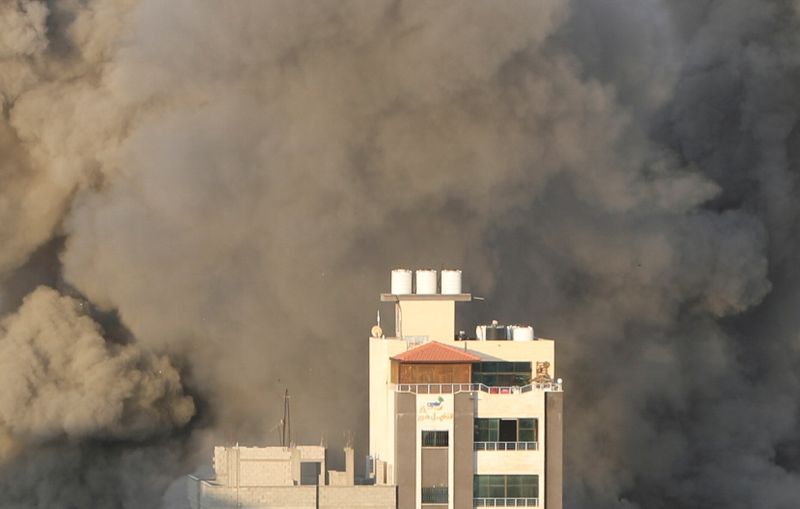 &copy; Reuters.  Explosão em Gaza
18/5/2021 REUTERS/Mohammed Salem