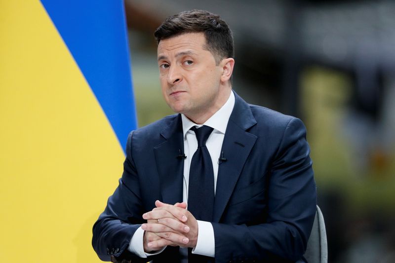 &copy; Reuters. Ukraine's President Volodymyr Zelenskiy looks on during his annual news conference at the Antonov aircraft plant in Kyiv, Ukraine May 20, 2021. REUTERS/Gleb Garanich