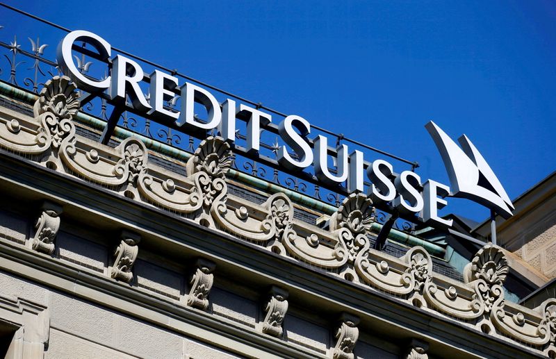 &copy; Reuters. FILE PHOTO: The logo of Swiss bank Credit Suisse is seen at its headquarters in Zurich, Switzerland March 24, 2021.   REUTERS/Arnd Wiegmann/File Photo