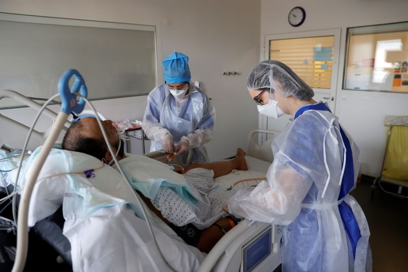 &copy; Reuters. La France compte 3.769 patients soignés en services de réanimation en raison du COVID-19. /Photo prise le 22 avril 2021/REUTERS/Pascal Rossignol