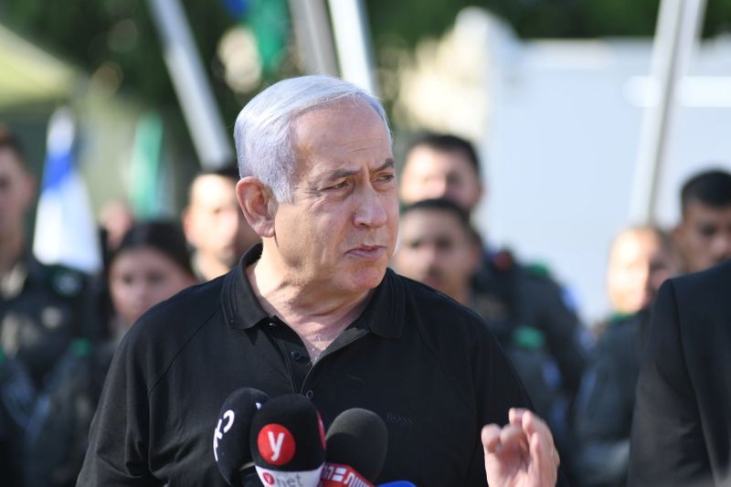 © Reuters. رئيس الوزراء بنيامين نتنياهو يتحدث في اللد بإسرائيل يوم 13 مايو ايار 2021. صورة من ممثل لوكالات الأنباء.