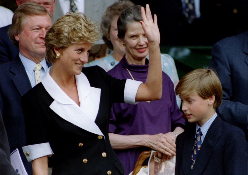 &copy; Reuters. FILE PHOTO: The Princess of Wales, accompanied by her son Prince William, arrives at Wimbledon's Centre Court before the start of the Women's Singles final July 2/File Photo