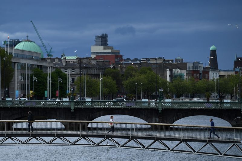 &copy; Reuters. FILE PHOTO: COVID-19 restrictions continue to ease in Dublin./File Photo