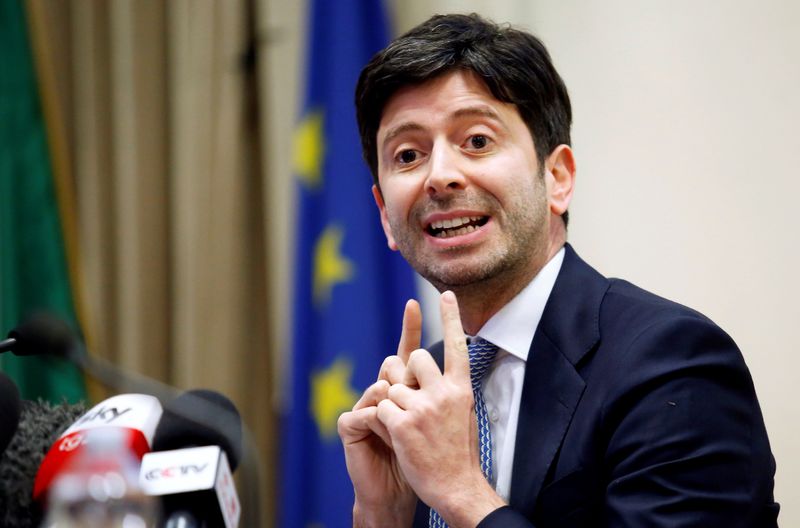 &copy; Reuters. Il ministro della Salute Roberto Speranza a Roma. REUTERS/Remo Casilli