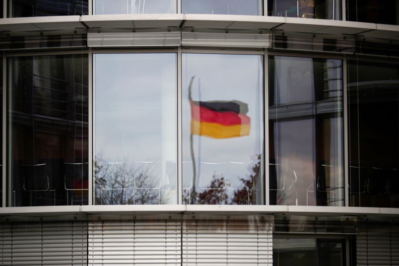 German economy could leave pandemic behind in autumn, Bundesbank says