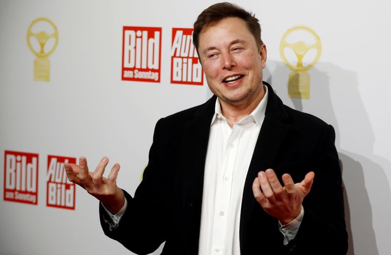 &copy; Reuters. FILE PHOTO: SpaceX owner and Tesla CEO Elon Musk arrives on the red carpet for the automobile awards "Das Goldene Lenkrad" (The golden steering wheel) given by a German newspaper in Berlin, Germany, November 12, 2019. REUTERS/Hannibal Hanschke/File Photo